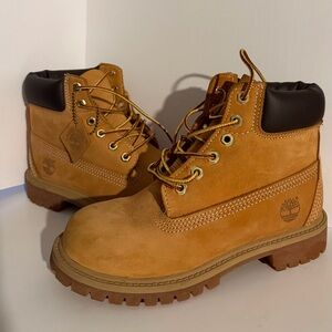 Timberland Classic Wheat Boots Boy size 1.5